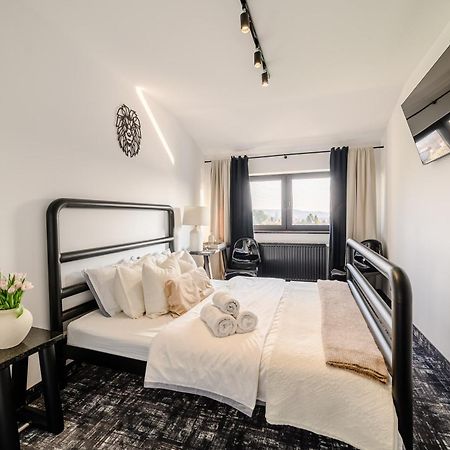 Golden Lion House Bed&Breakfast Rumia Dış mekan fotoğraf