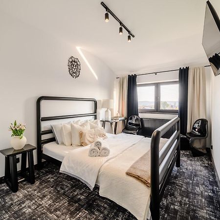 Golden Lion House Bed&Breakfast Rumia Dış mekan fotoğraf
