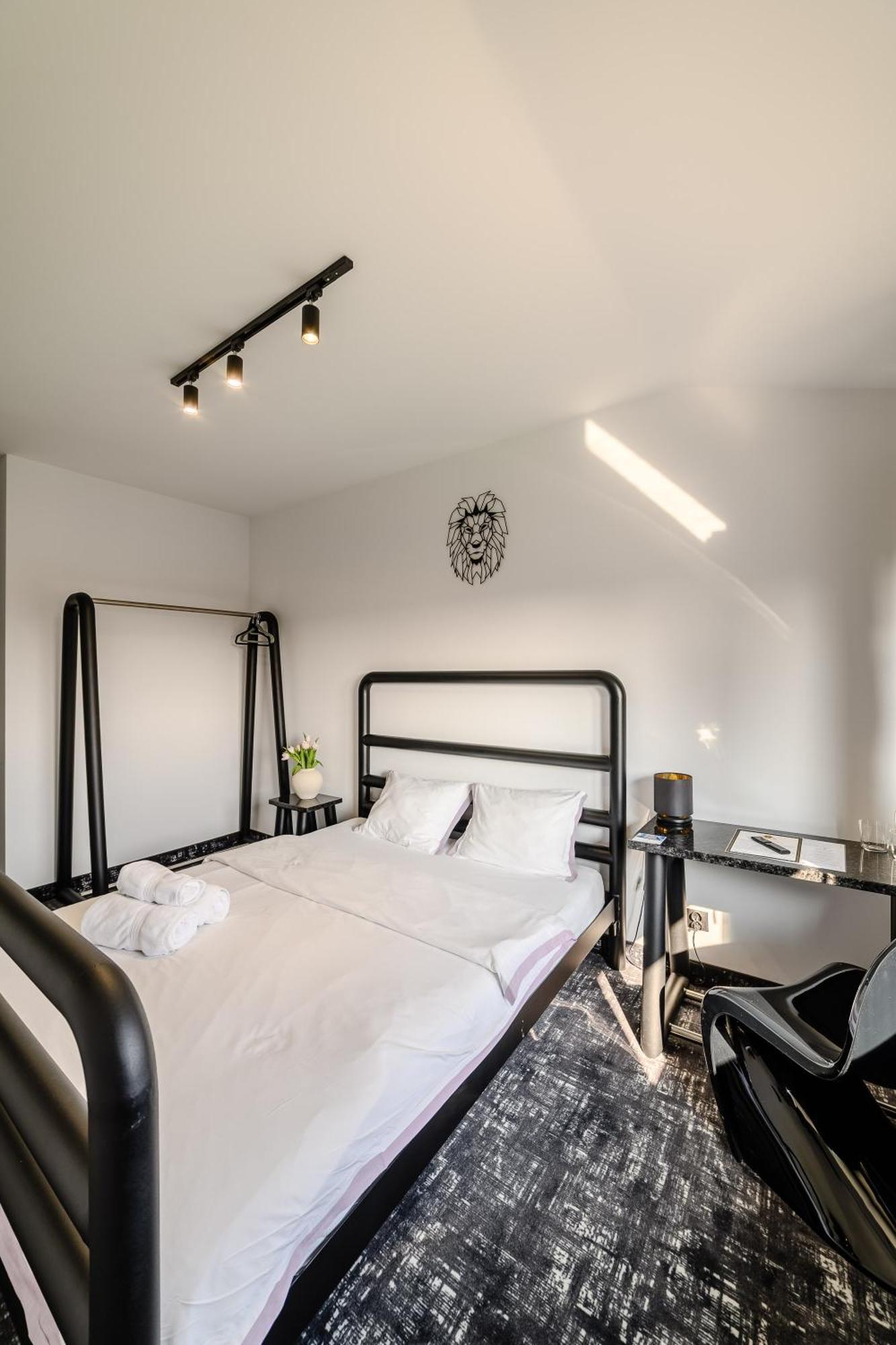 Golden Lion House Bed&Breakfast Rumia Dış mekan fotoğraf