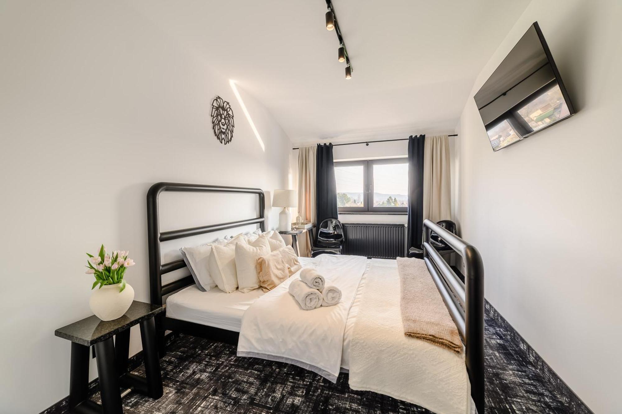 Golden Lion House Bed&Breakfast Rumia Dış mekan fotoğraf