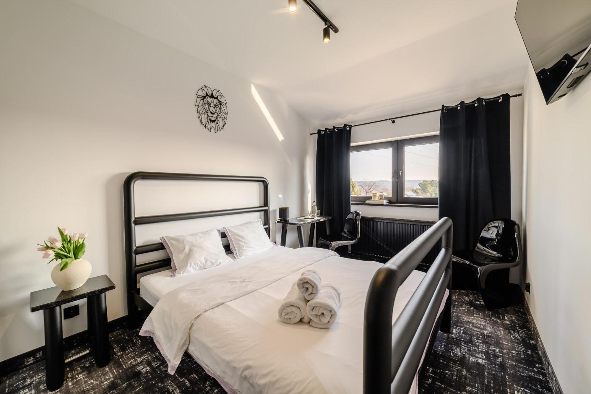 Golden Lion House Bed&Breakfast Rumia Dış mekan fotoğraf