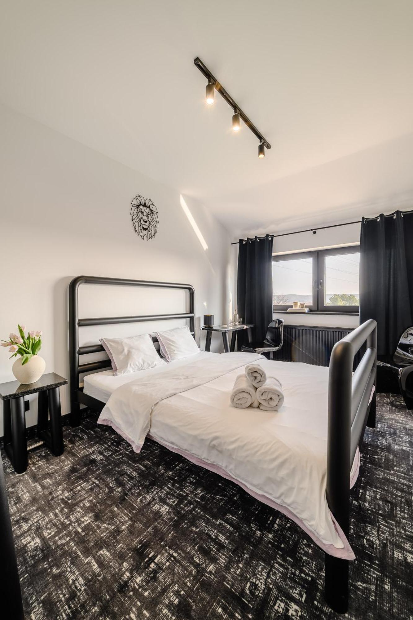 Golden Lion House Bed&Breakfast Rumia Dış mekan fotoğraf